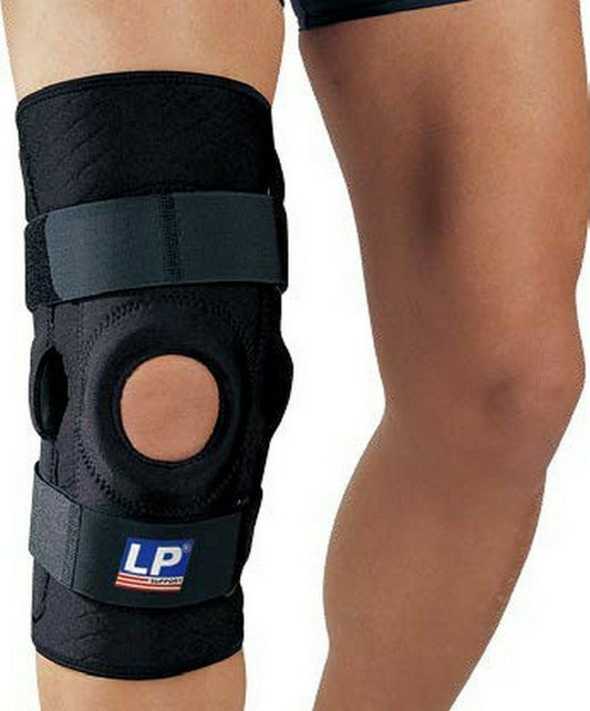 KNEE SUPPORT WITH BUCKLES