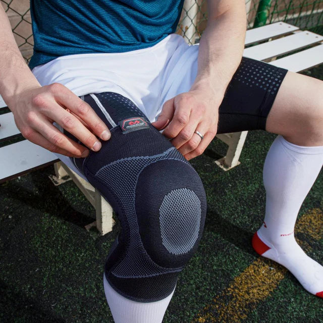 4-WAY ELASTIC KNEE SLEEVE with GEL BUTTRESS