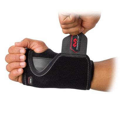 ADJUSTABLE WRIST BRACE