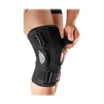 KNEE BRACE with POLYCENTRIC HINGES & CROSS STRAPS